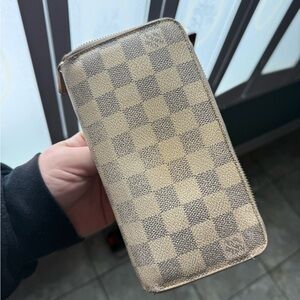 Louis Vuitton Azure Zippy